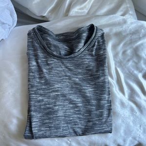 Lululemon grey short sleeve shirt